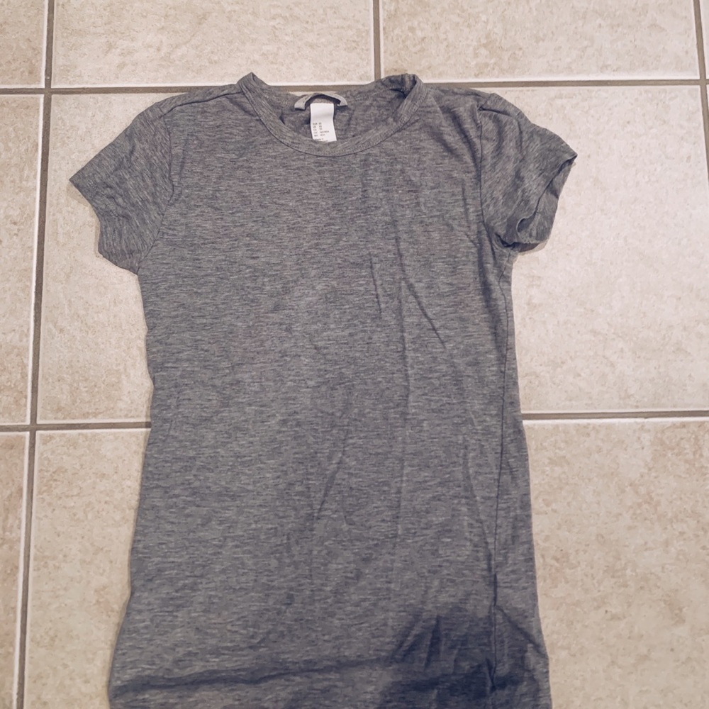 gray top